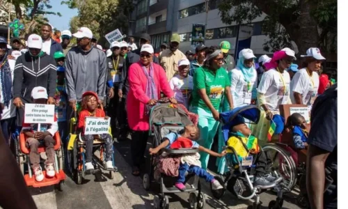 Un nouveau dispositif pour renforcer l’inclusion des enfants à besoins spécifiques