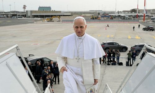 En visite à Alger, le pape Léon XIV répond à Donald Trump et réaffirme son appel à la paix