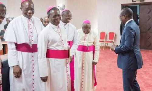 Coup d’État manqué au Bénin : l’Église catholique appelle au calme et à la paix