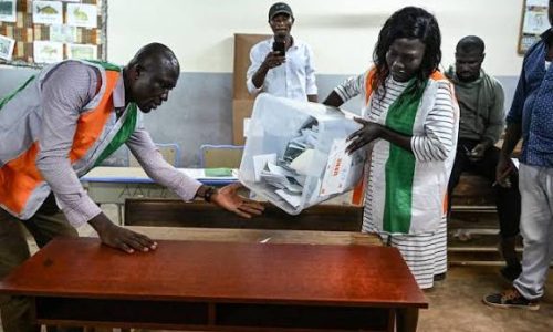 Législatives en Côte d’Ivoire : un scrutin sous tension politique