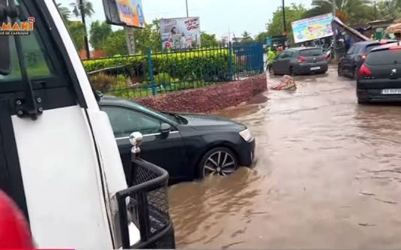 Fortes pluies à Dakar : la première Dame Marie Khone Faye annonce une opération de secours