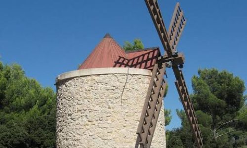 « Être au four et au moulin » : l’origine d’une expression qui traverse les siècles