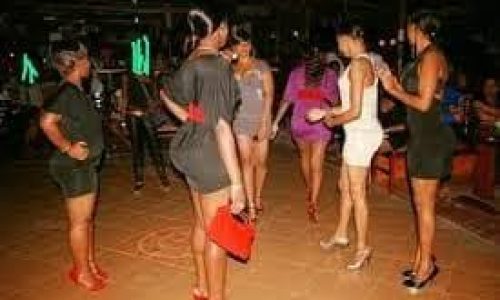 Togo : Prostitution 2.0, entre promesses, réseaux et désillusion
