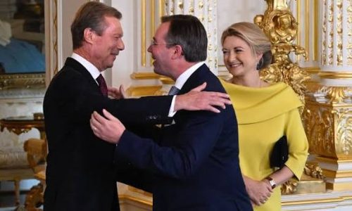 Monarchie luxembourgeoise : Henri passe le flambeau à son fils Guillaume