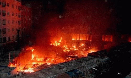 Dakar : un violent incendie ravage des commerces au marché Sandaga