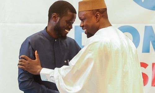 Le président Bassirou Diomaye Faye met fin aux fonctions du Premier ministre Ousmane Sonko