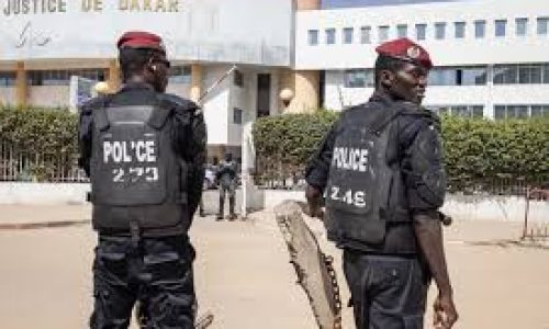 Dakar : de faux policiers arrêtés après une folle course-poursuite sur la VDN 3