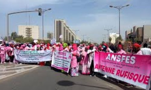 Les sages-femmes sénégalaises exigent la reconnaissance pleine et entière de leur statut