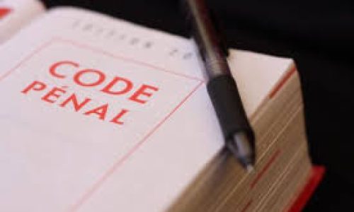 Révision du Code pénal : le gouvernement durcit le ton sur les “actes contre nature”