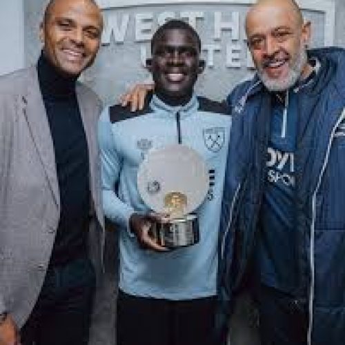 El Hadji Malick Diouf honoré par la PFA pour ses performances à la CAN