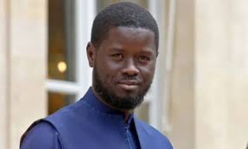 Après la presse, le président Diomaye Faye vise les partis politiques