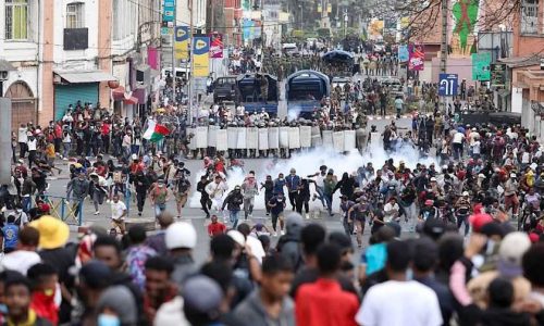 Madagascar : fonctionnaires et jeunes mobilisés contre le président Rajoelina