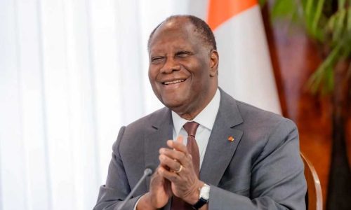 Côte d’Ivoire : Alassane Ouattara officialise sa candidature pour “faire face aux défis sécuritaires”