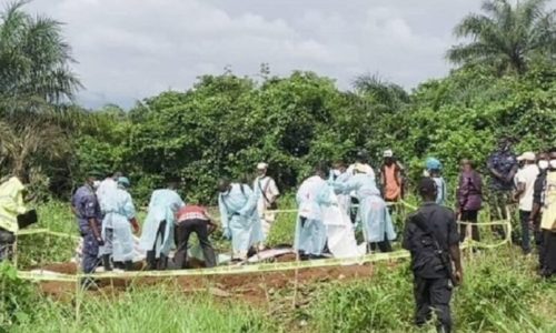 Découverte macabre en Guinée : six corps retrouvés les yeux bandés et les mains attachées dans une fosse