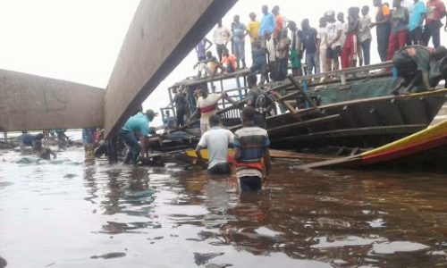 RDC : un tragique naufrage fait 25 morts, dont des footballeurs, sur la rivière Kwa