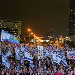Israël : la rue réclame le respect de la date des élections