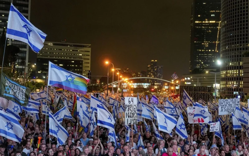 Israël : la rue réclame le respect de la date des élections